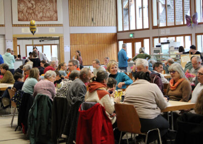Impressionen vom Familien-Wandertag des Radfahrvereins. Insgesamt waren fast 300 wanderfreudige Gäste unterwegs. Die größte Gruppe stellte der Sportverein.