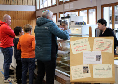 Impressionen vom Familien-Wandertag des Radfahrvereins. Insgesamt waren fast 300 wanderfreudige Gäste unterwegs. Die größte Gruppe stellte der Sportverein.
