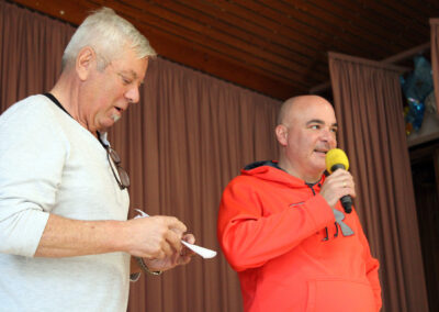 Impressionen vom Familien-Wandertag des Radfahrvereins. Insgesamt waren fast 300 wanderfreudige Gäste unterwegs. Die größte Gruppe stellte der Sportverein.