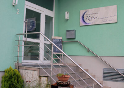 Das Bestattungshaus Ritter in Dörlinbach hat seit dem 1. Oktober 2025 im Schätzleweg seine Pforten geöffnet.