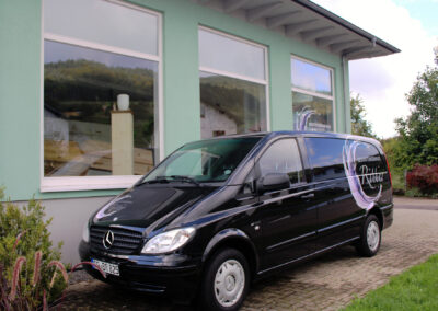 Das Bestattungshaus Ritter in Dörlinbach hat seit dem 1. Oktober 2025 im Schätzleweg seine Pforten geöffnet.