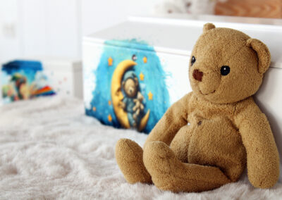 Impressionen aus dem Empfangs- und Präsentationsraum. Das neue Bestattungshaus zeigt sich in frischem Licht und mit einem warmen, einladenden Konzept.