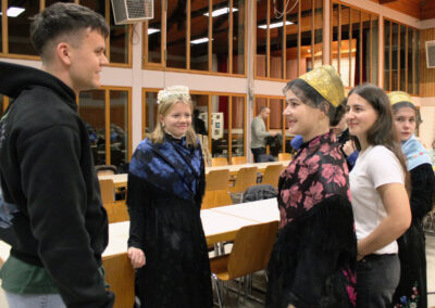 Die Jugend und die jungen Erwachsenen verliehen dem Jubiläum mit ihren Trachten und ihrer Begeisterung eine glanzvolle Note.