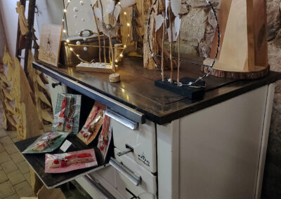 Impressionen vom Weihnachtsmarkt des Lions Club Lahr-Ortenau. Am zweiten Adventssonntag war wieder die alte Dörlinbacher Schmiede der Anziehungspunkt.