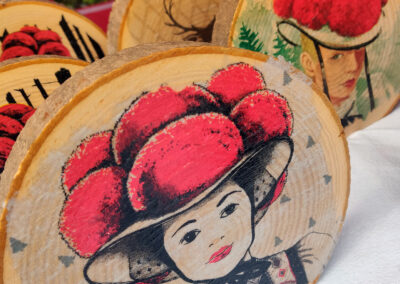 Impressionen vom Weihnachtsmarkt des Sportvereins. Über 30 Verkaufsstände luden auf das Sportplatzgelände ein.