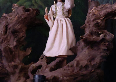 Die runderneuerte Dörlinbacher Kirchenkrippe lädt in diesem Jahr wahrlich zum Staunen ein. Sie vereint kreative Gestaltung, Detailreichtum und tiefgründige Symbolik.