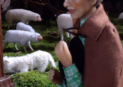 Die runderneuerte Dörlinbacher Kirchenkrippe lädt in diesem Jahr wahrlich zum Staunen ein. Sie vereint kreative Gestaltung, Detailreichtum und tiefgründige Symbolik.