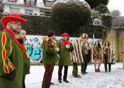 In Dörlinbach wird es nun so richtig närrisch: Los ging es mit dem Dreikönigstreffen von „Berg un Tal“ und dem Narrenbaumstellen.
