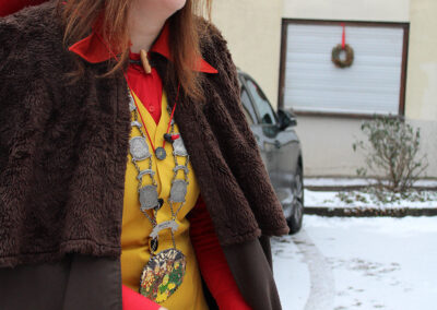 In Dörlinbach wird es nun so richtig närrisch: Los ging es mit dem Dreikönigstreffen von „Berg un Tal“ und dem Narrenbaumstellen.