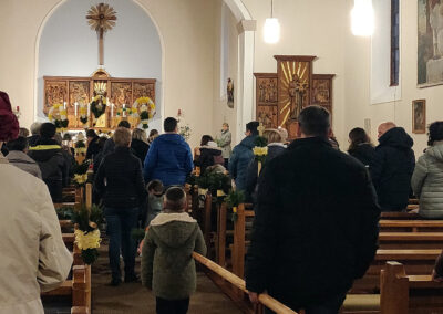Impressionen vom Vorabendgottesdienst zu Palmsonntag mit Palmweihe in der Pfarrkirche St. Johannes.