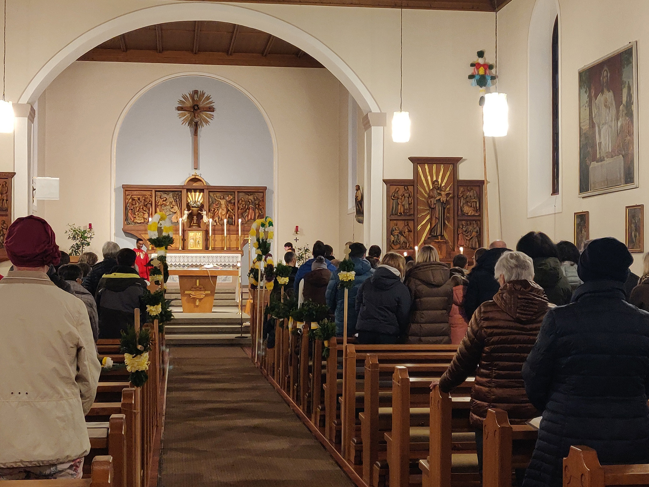 Impressionen vom Vorabendgottesdienst zu Palmsonntag mit Palmweihe. Impressionen vom Vorabendgottesdienst zu Palmsonntag mit Palmweihe in der Pfarrkirche St. Johannes.