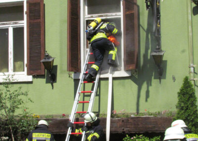 Impressionen von der großen Schauübung rund um das ehemalige Gasthaus „Löwen“.