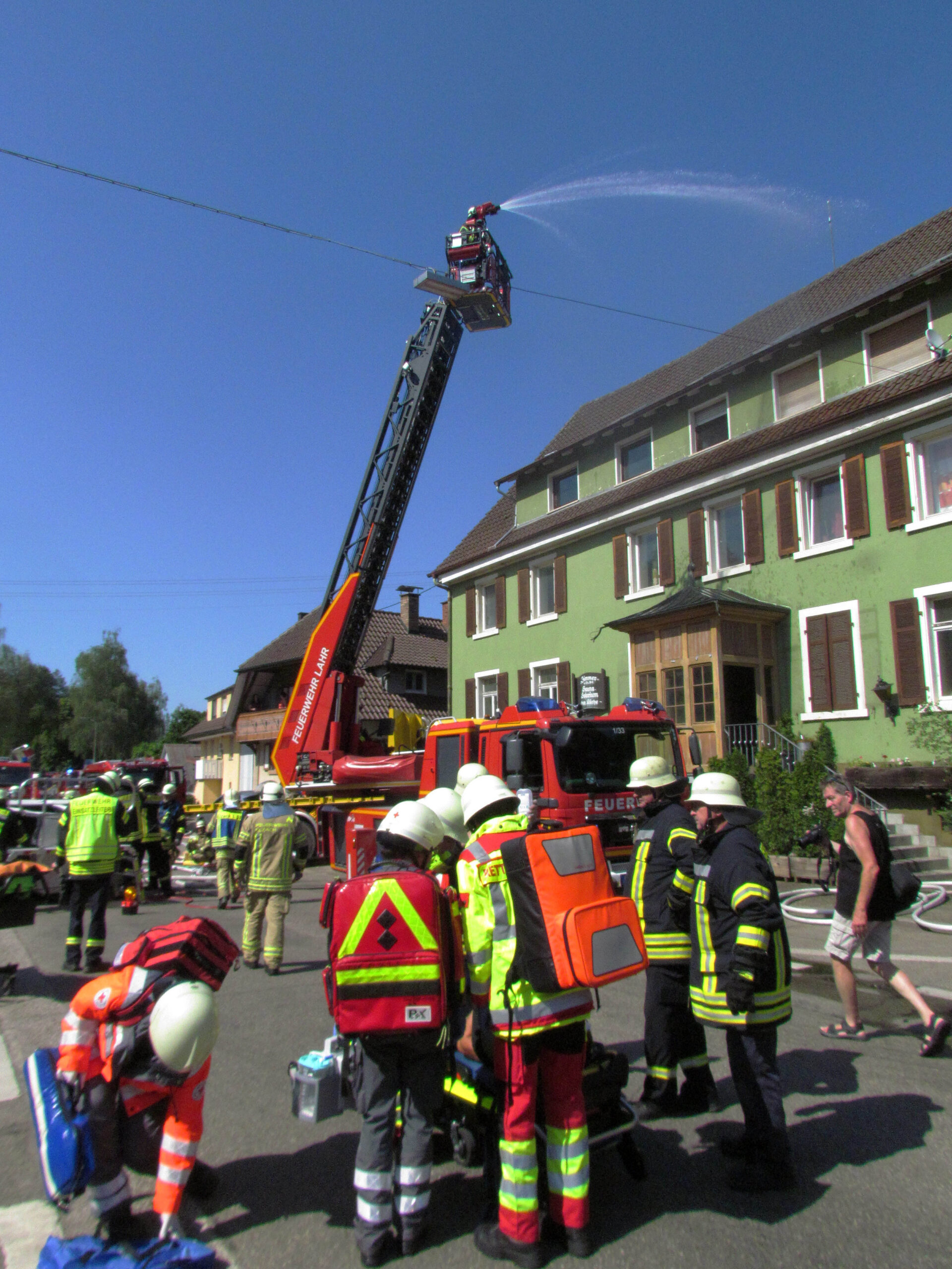 Impressionen von der großen Schauübung rund um das ehemalige Gasthaus „Löwen“.