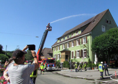 Impressionen von der großen Schauübung rund um das ehemalige Gasthaus „Löwen“.