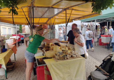 31. August 2026: Impressionen vom Dörlinbacher Bauernmarkt bei der Alten Schule.