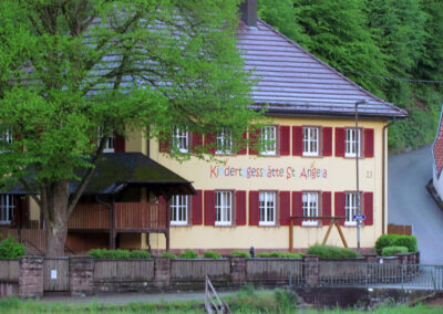 Mai 2021: Die Kindertagesstätte St. Angela (die einstige Kinderschule) beim Sandplatz am Unterrain.
