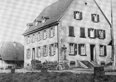 Das Gasthaus „Zum Löwen“ in den 1920er-Jahren. In den Jahren 1893 / 1894 wurde das heutige „Löwen“-Gebäude erstellt.