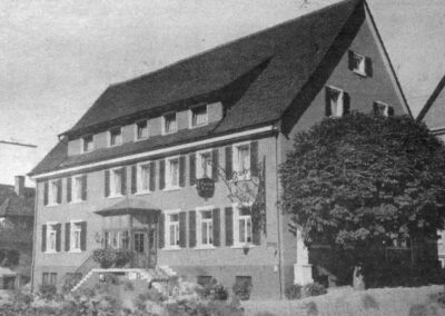 Das Gasthaus „Zum Löwen“ im Jahre 1986. In den Jahren 1893 / 1894 wurde das heutige „Löwen“-Gebäude erstellt.