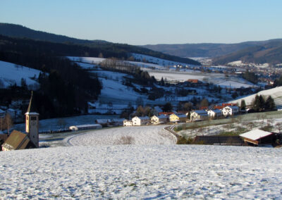 Winter-Impressionen vom Februar 2021: Blick von der Hub ins Dorf und in die Weite des Schuttertals.